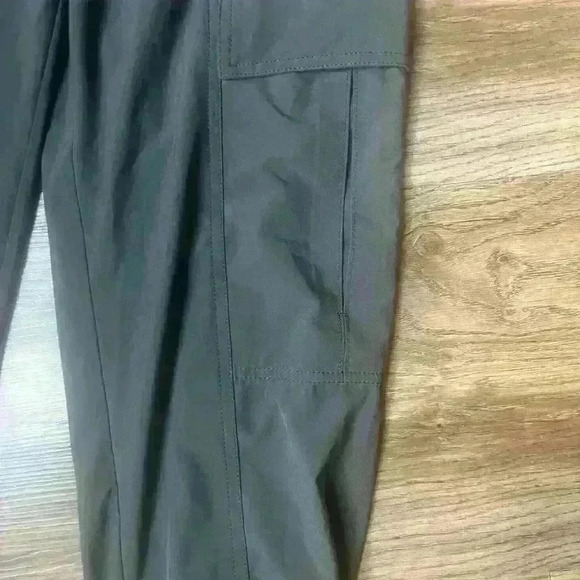 Athleta pant 4P NWOT Never worn. Greenish color. water resistant. - Picture 3 of 10